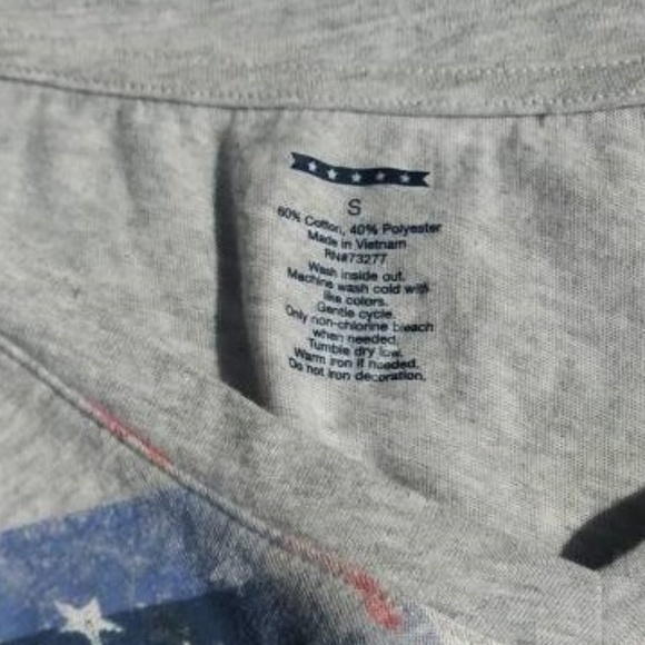 American Flag Tee Size Small - Picture 3 of 3